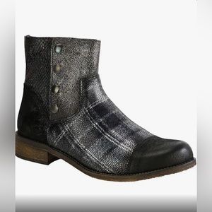 Unity in diversity woman’s bootie!
